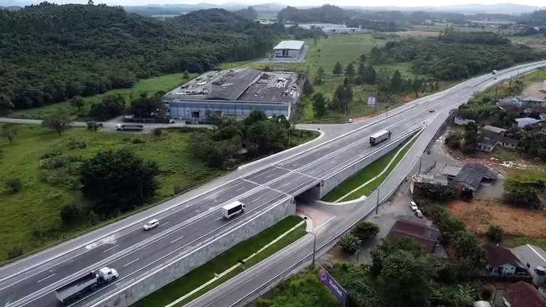 SC reaverá R$ 384,3 milhões aplicados em rodovias e abre espaço para infraestrutura