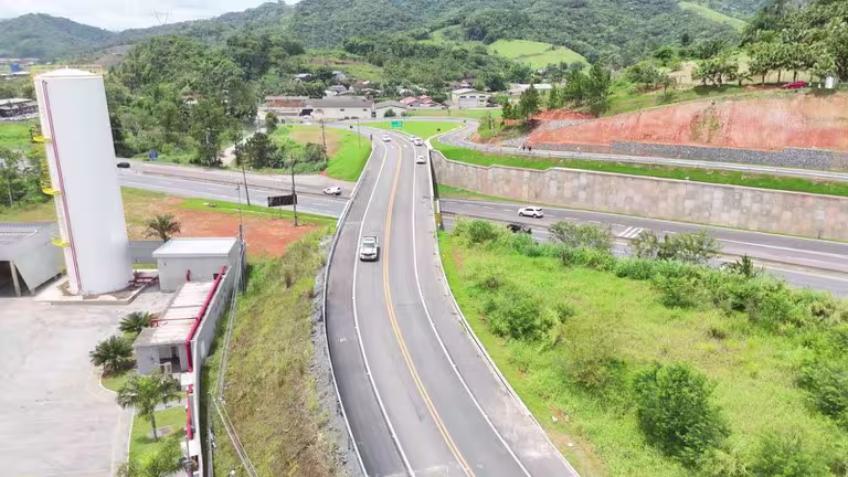 Obras de infraestrutura rodoviária em Santa Catarina