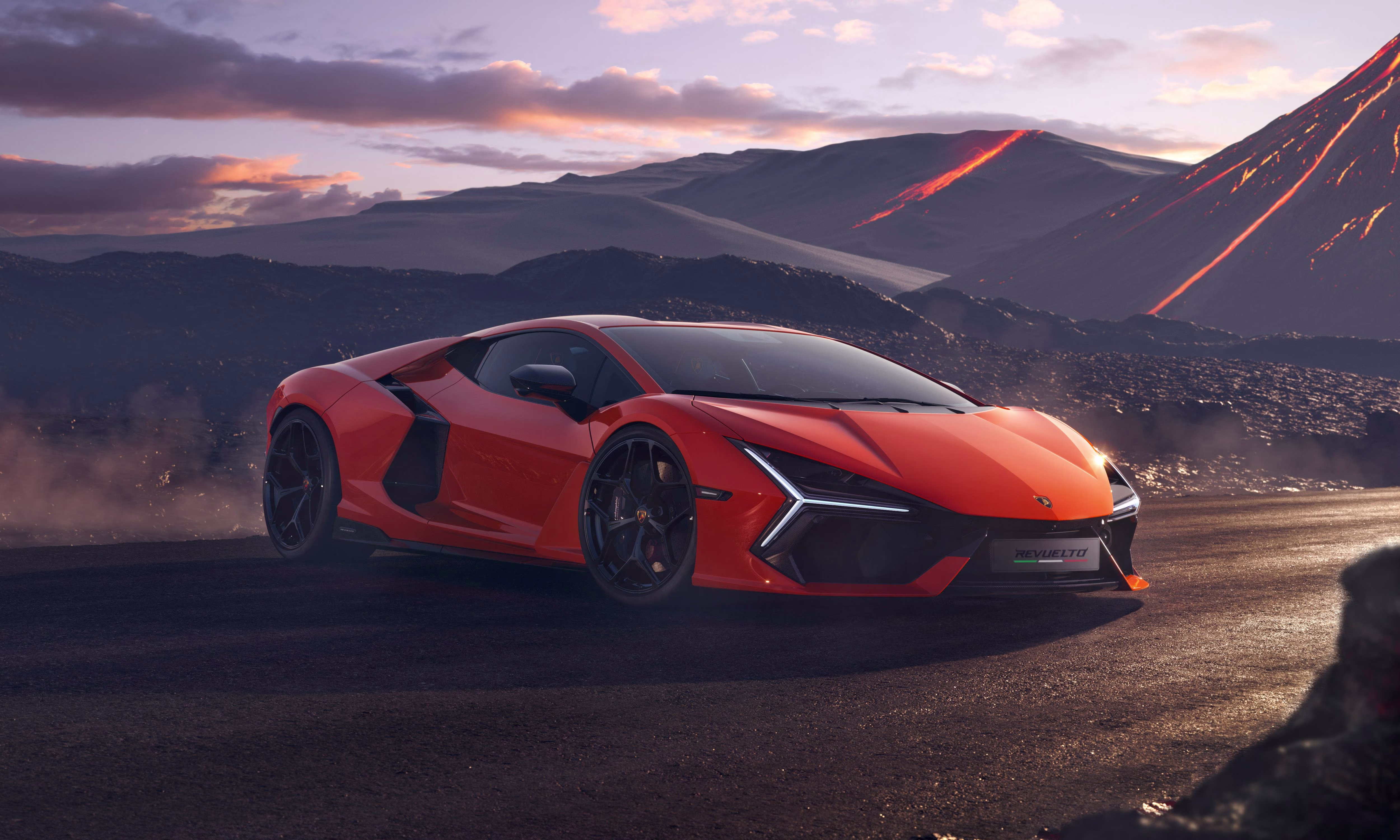 Lamborghini adia supercarro elétrico e aposta em novos híbridos para 2026