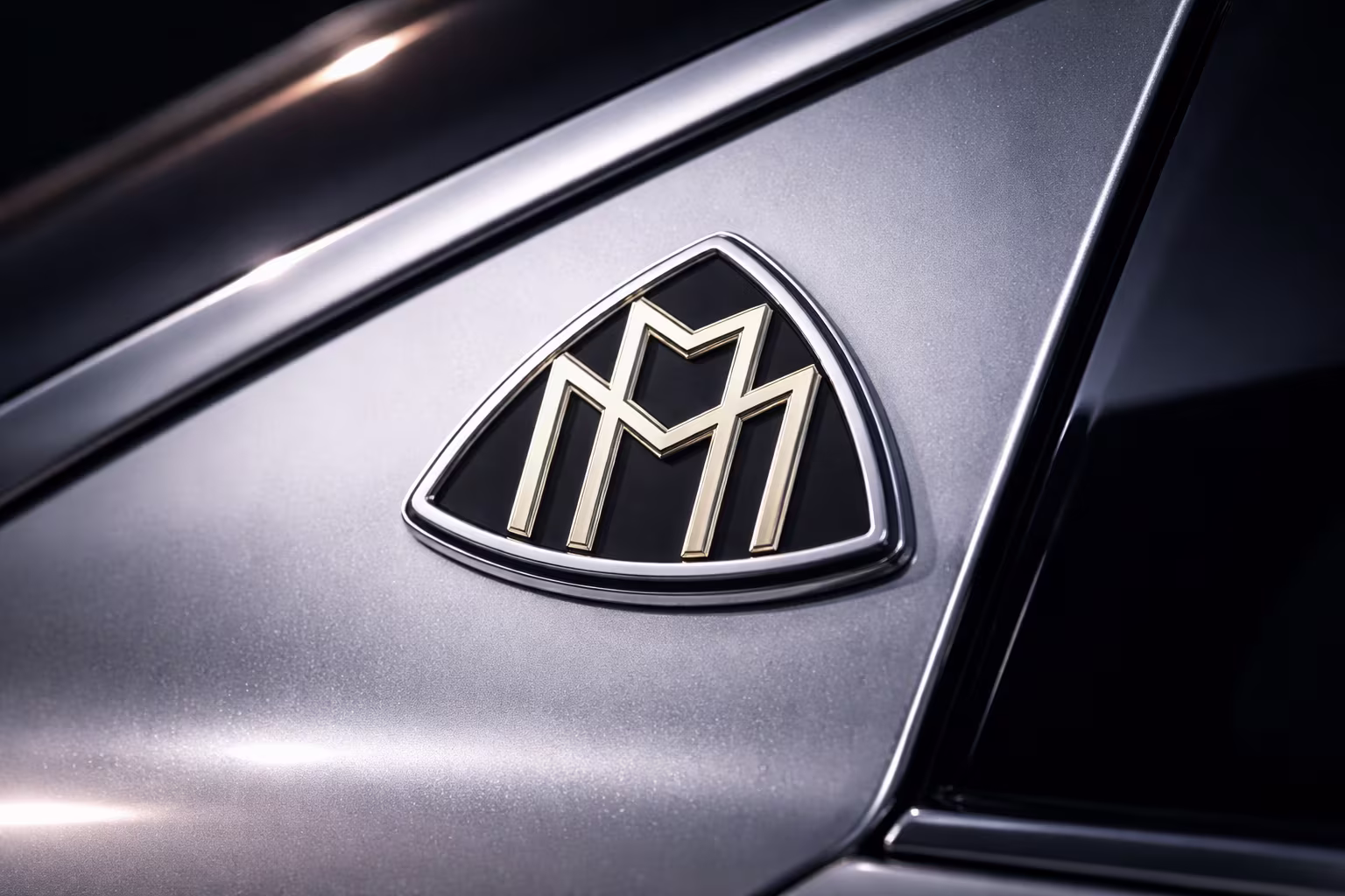 Mercedes-Maybach prepara minivan elétrica de luxo que pode ultrapassar US$ 200 mil