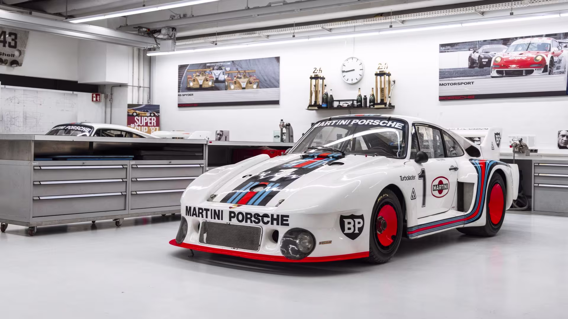 Porsche 935: o carro que atravessou gerações e redefiniu o domínio nas pistas