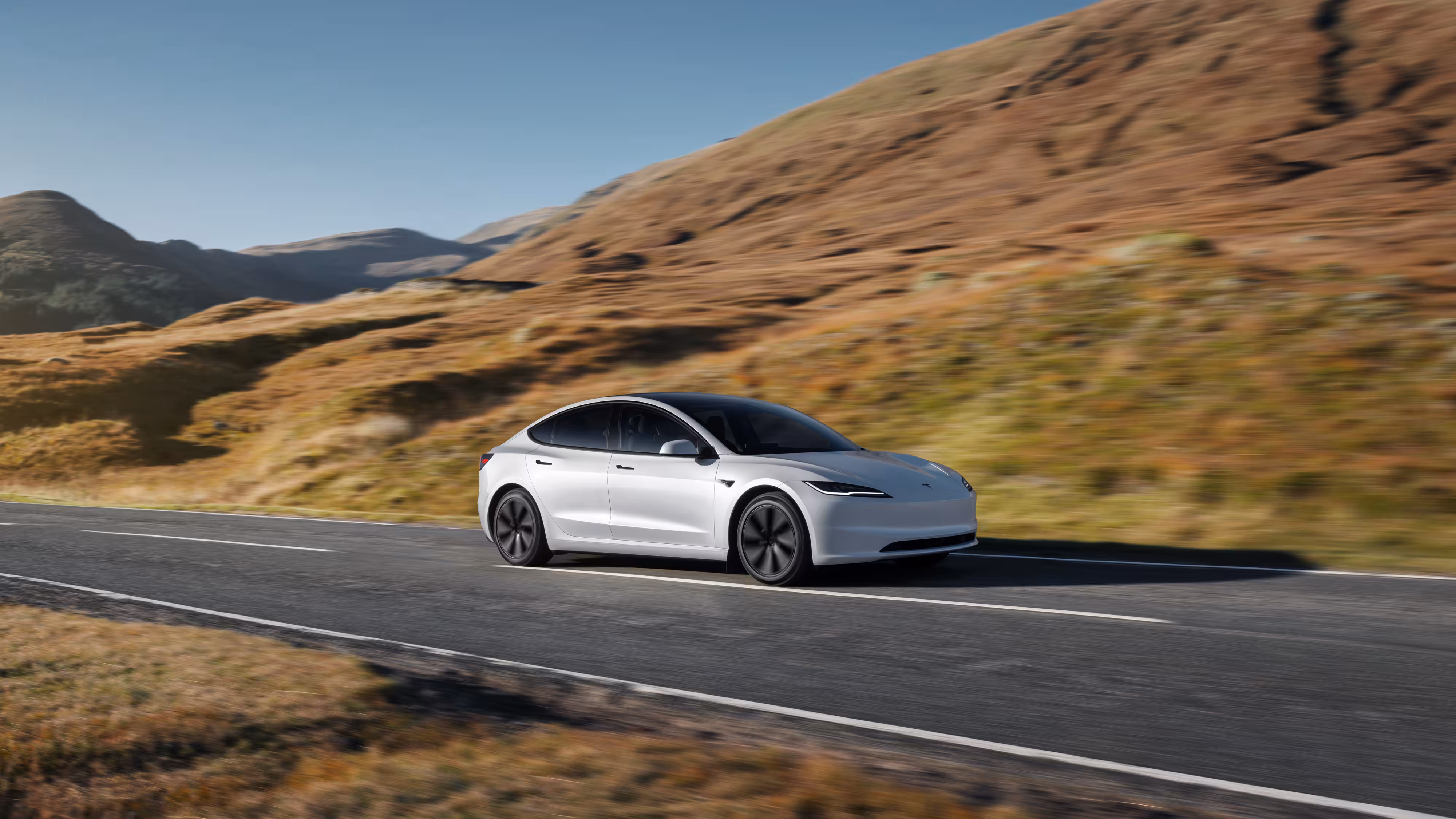 Tesla Model 3 em imagem institucional da Tesla