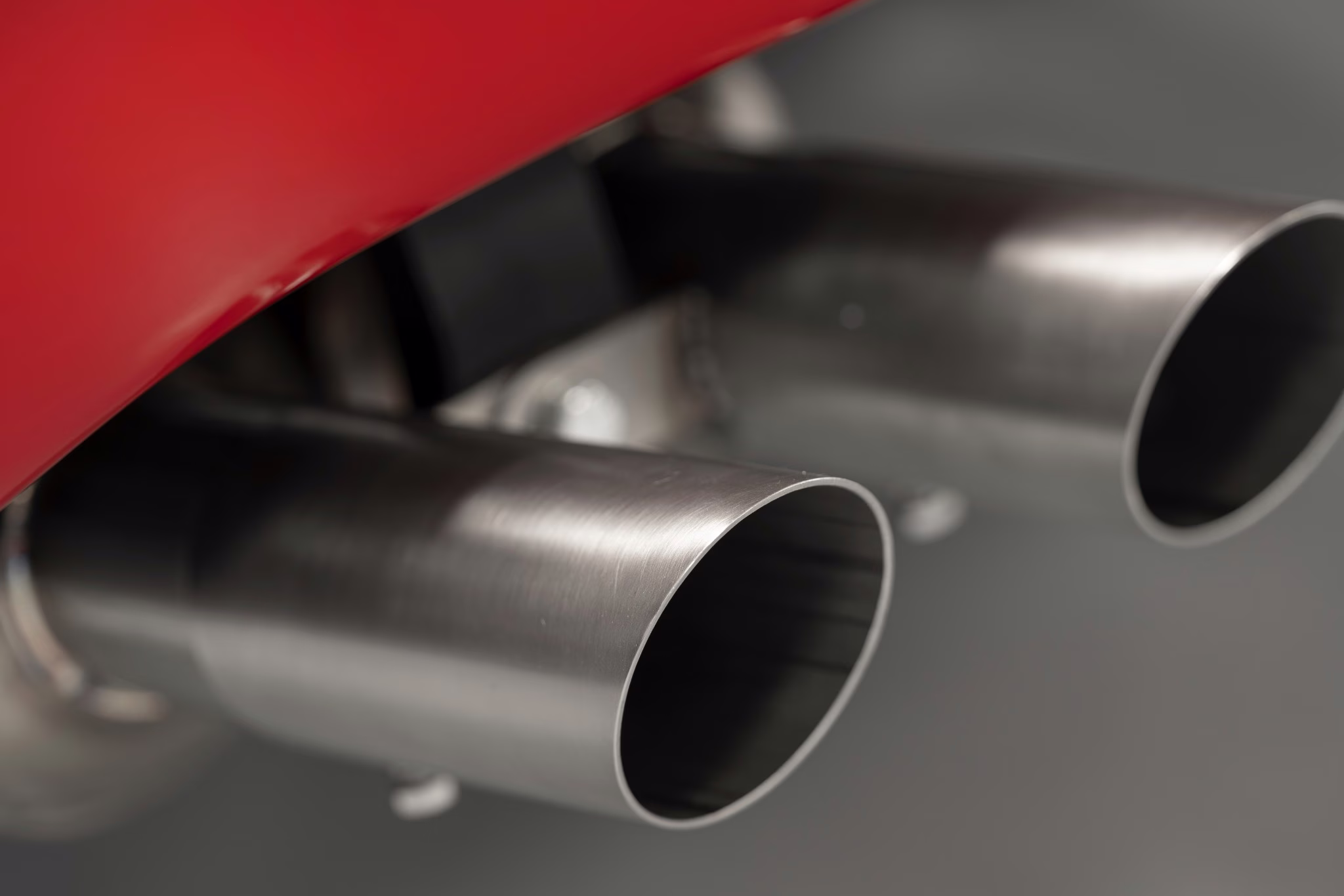 Aston Martin DB4 GT Zagato Continuation em foto oficial da Aston Martin