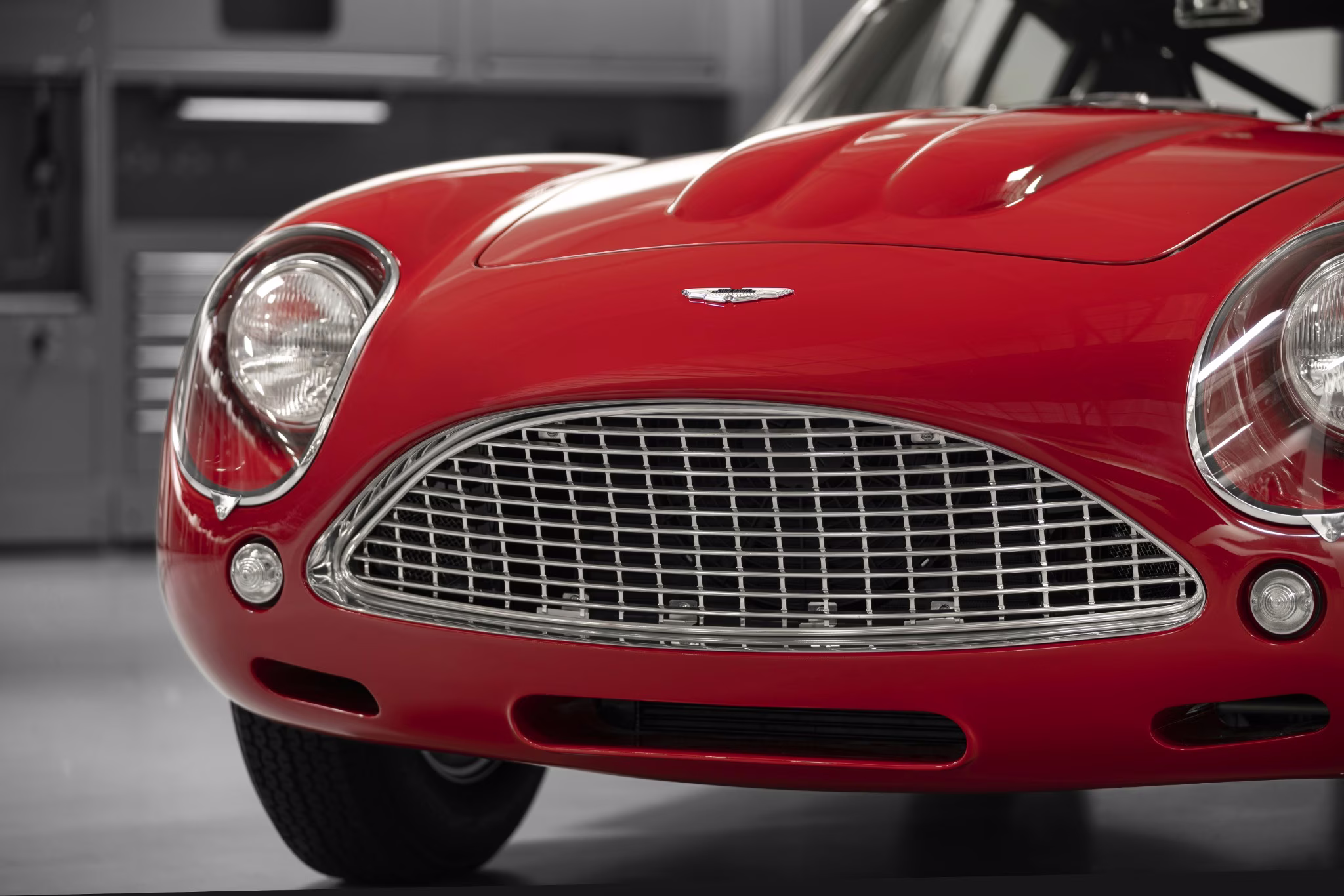 Aston Martin DB4 GT Zagato Continuation em imagem oficial