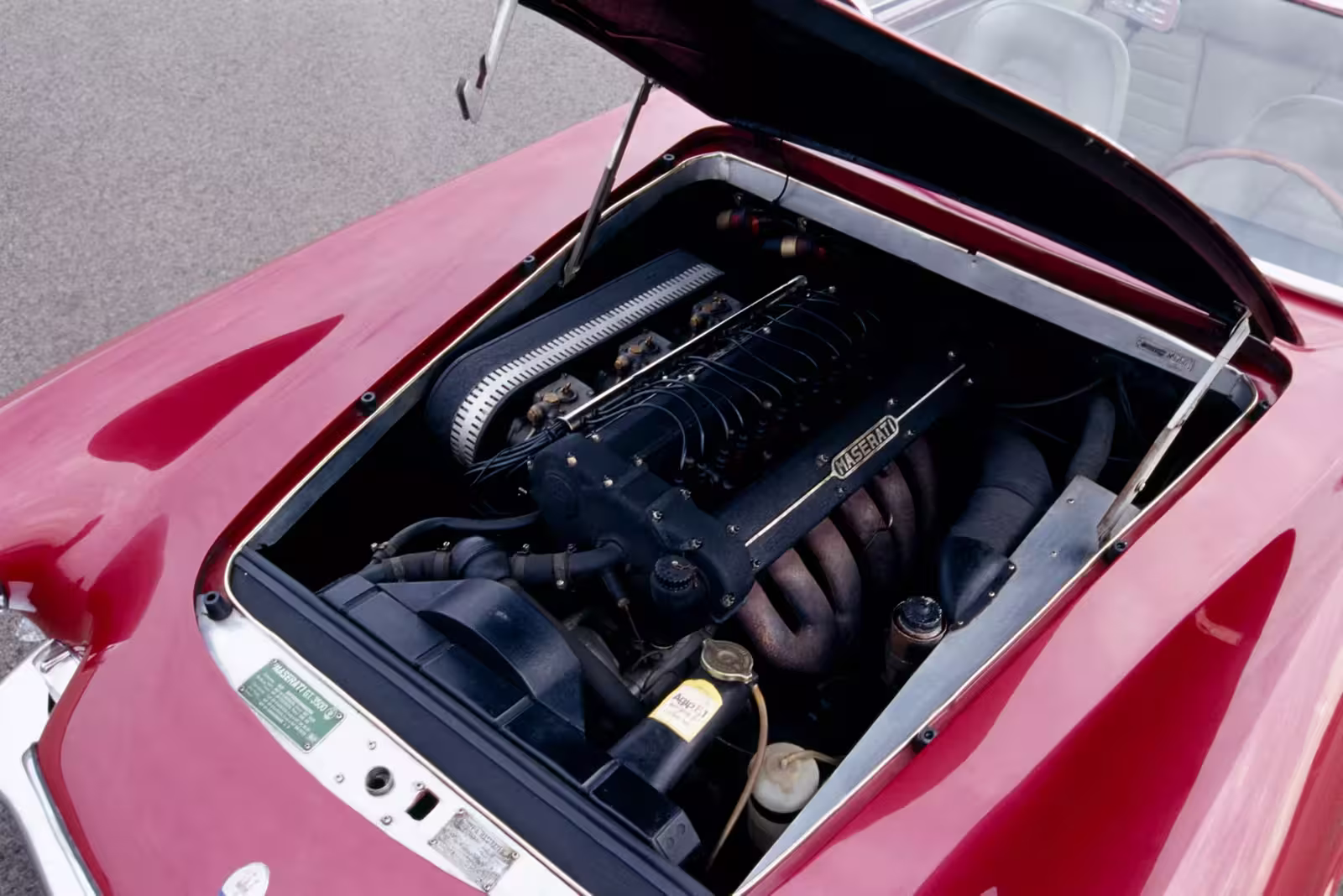 Maserati 3500 GT em imagem oficial 6