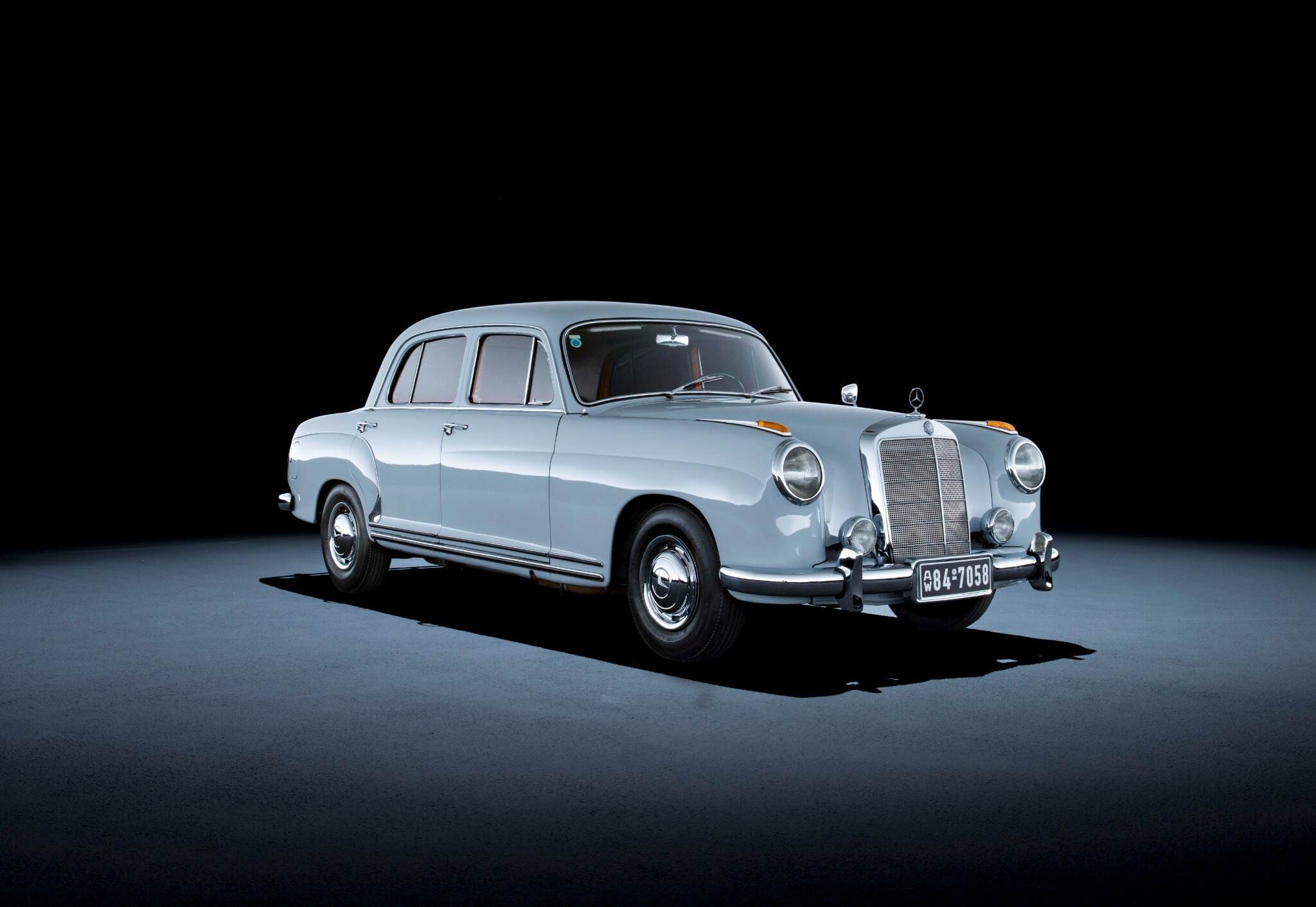 Como a Mercedes-Benz mantém seus clássicos vivos décadas depois