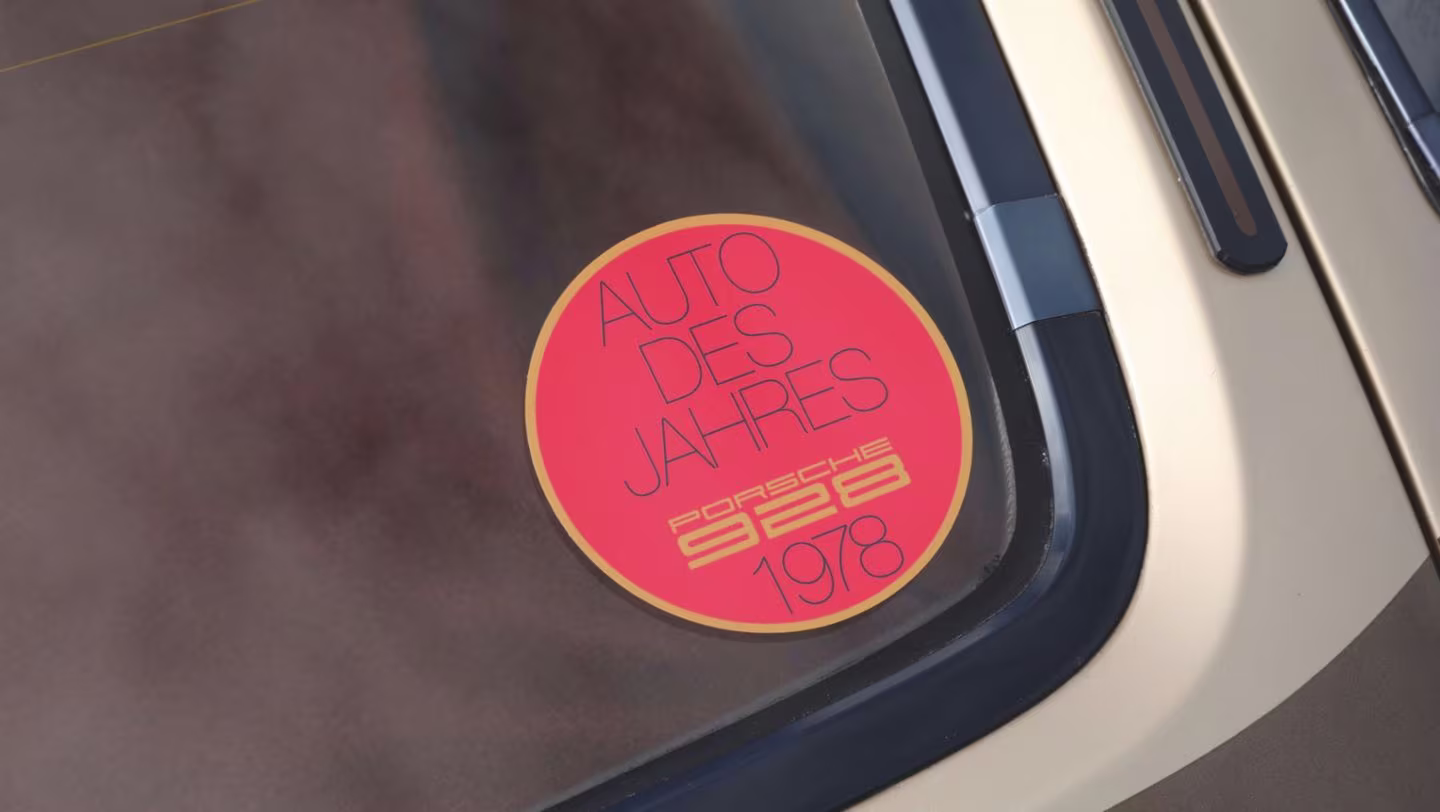 Porsche 928 em imagem oficial 7