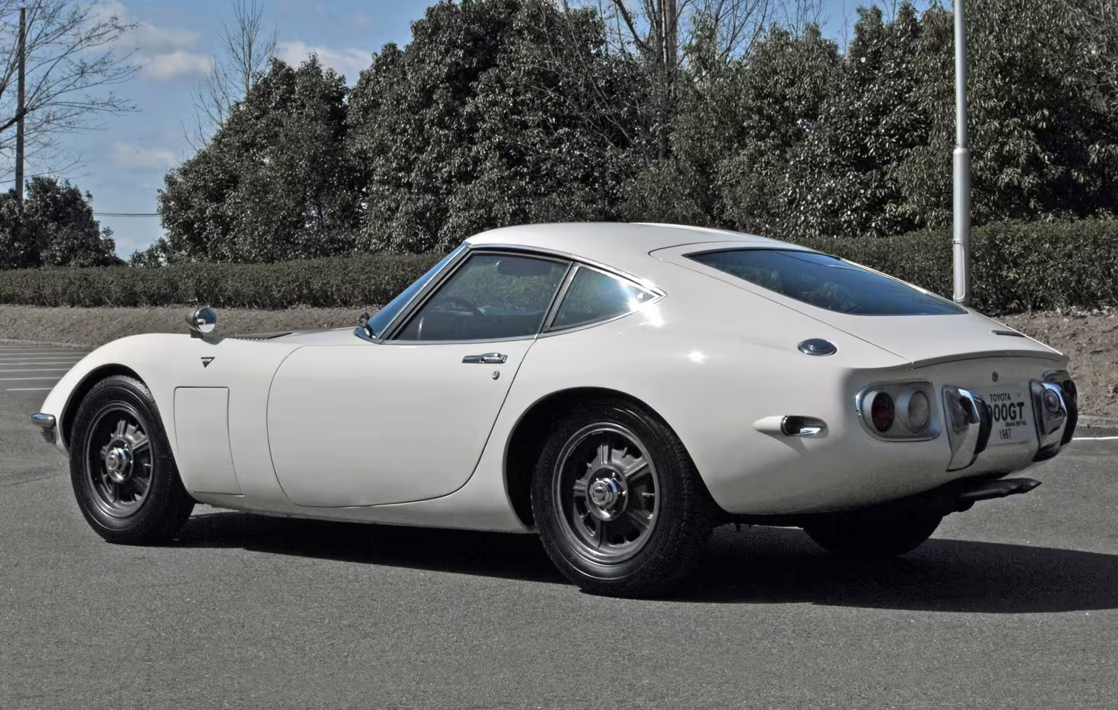 Toyota 2000GT em imagem oficial adicional 6