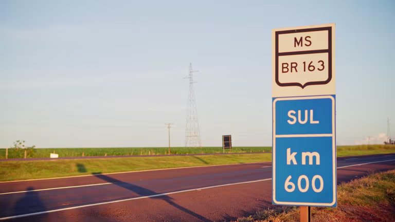 Circulação de veículos na BR-163 em Mato Grosso do Sul após melhoria de capacidade