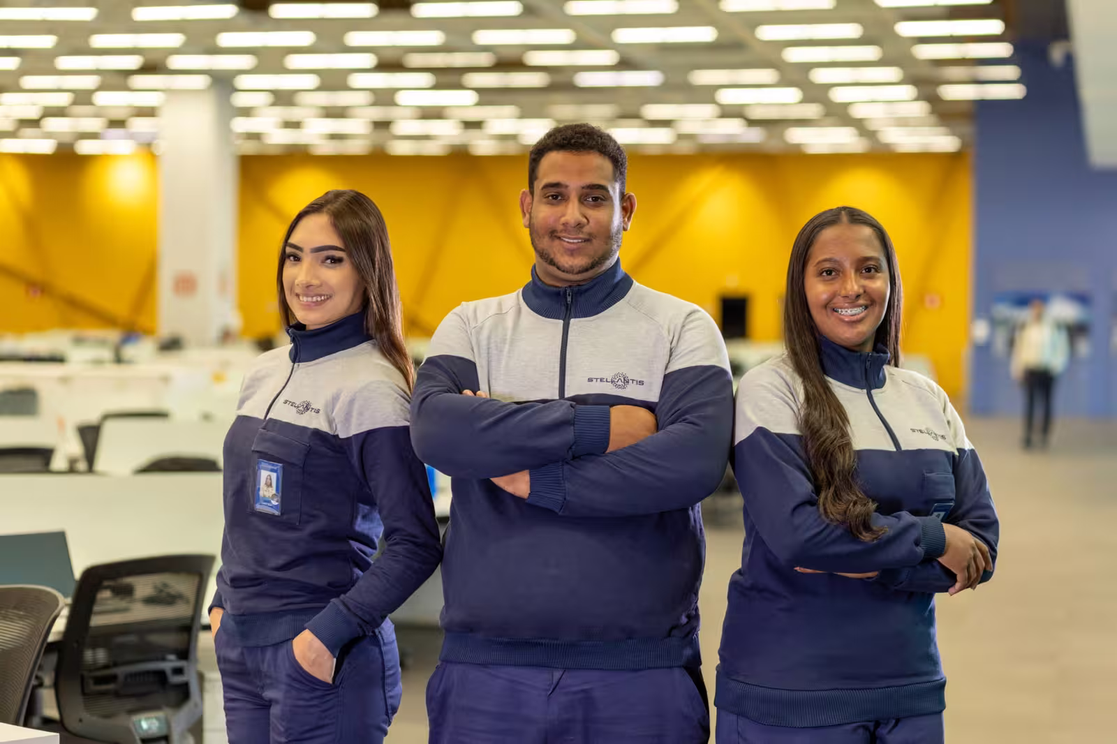 Jovens participantes do Programa Estelar Jovem Aprendiz da Stellantis