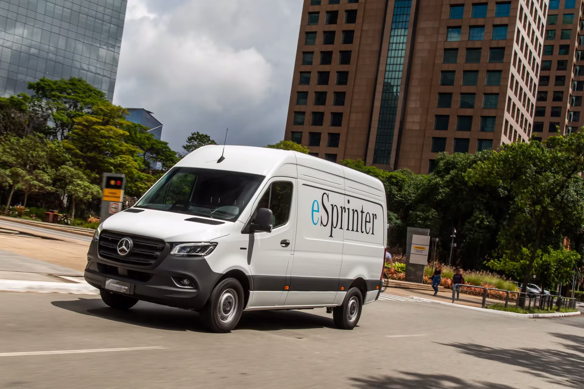Mercedes-Benz eSprinter em operação de frota de emergência no Brasil