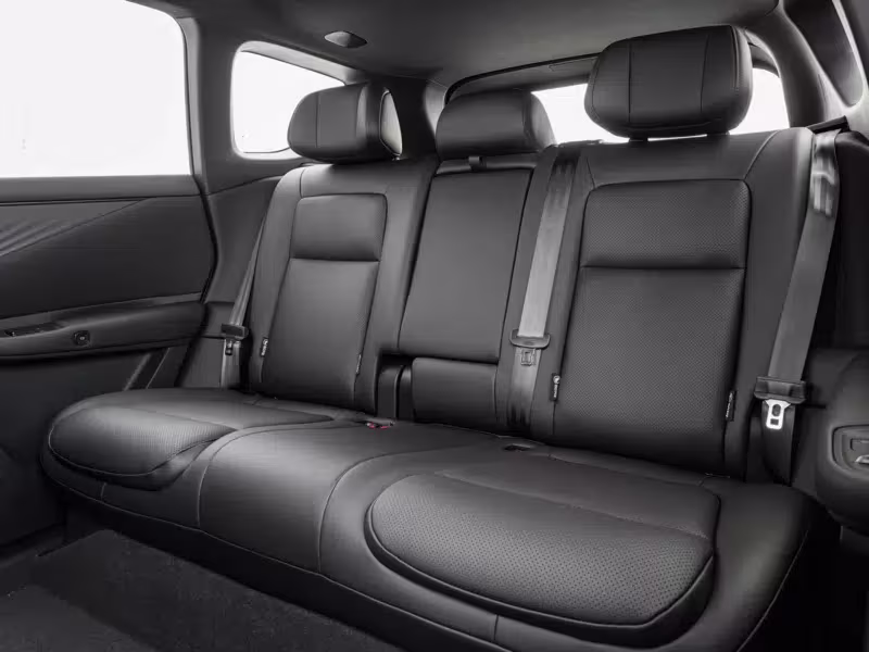 Segunda visão do espaço traseiro do Nissan NX8