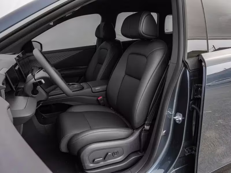 Bancos dianteiros do Nissan NX8