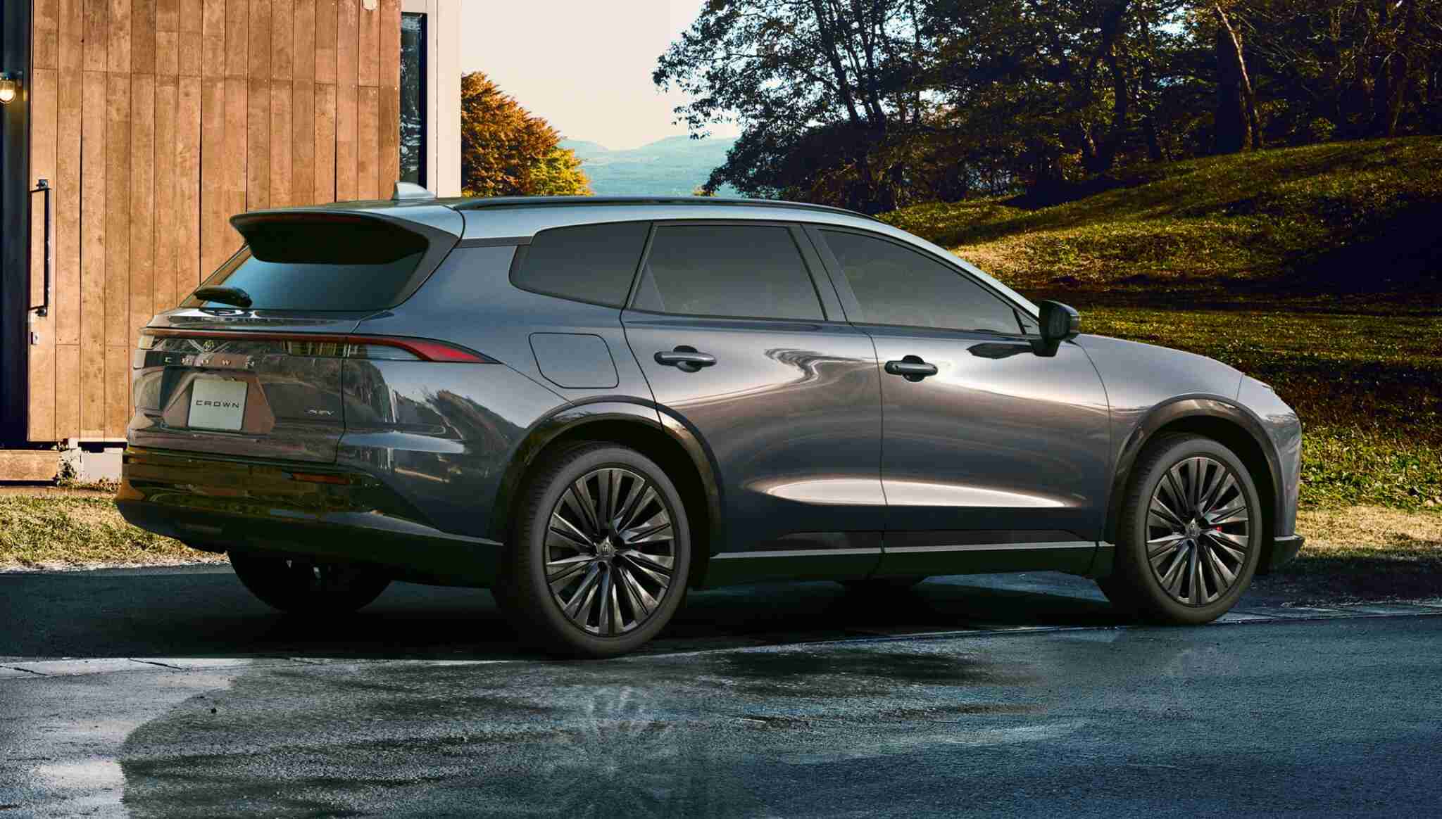 Traseira lateral do Toyota Crown Estate