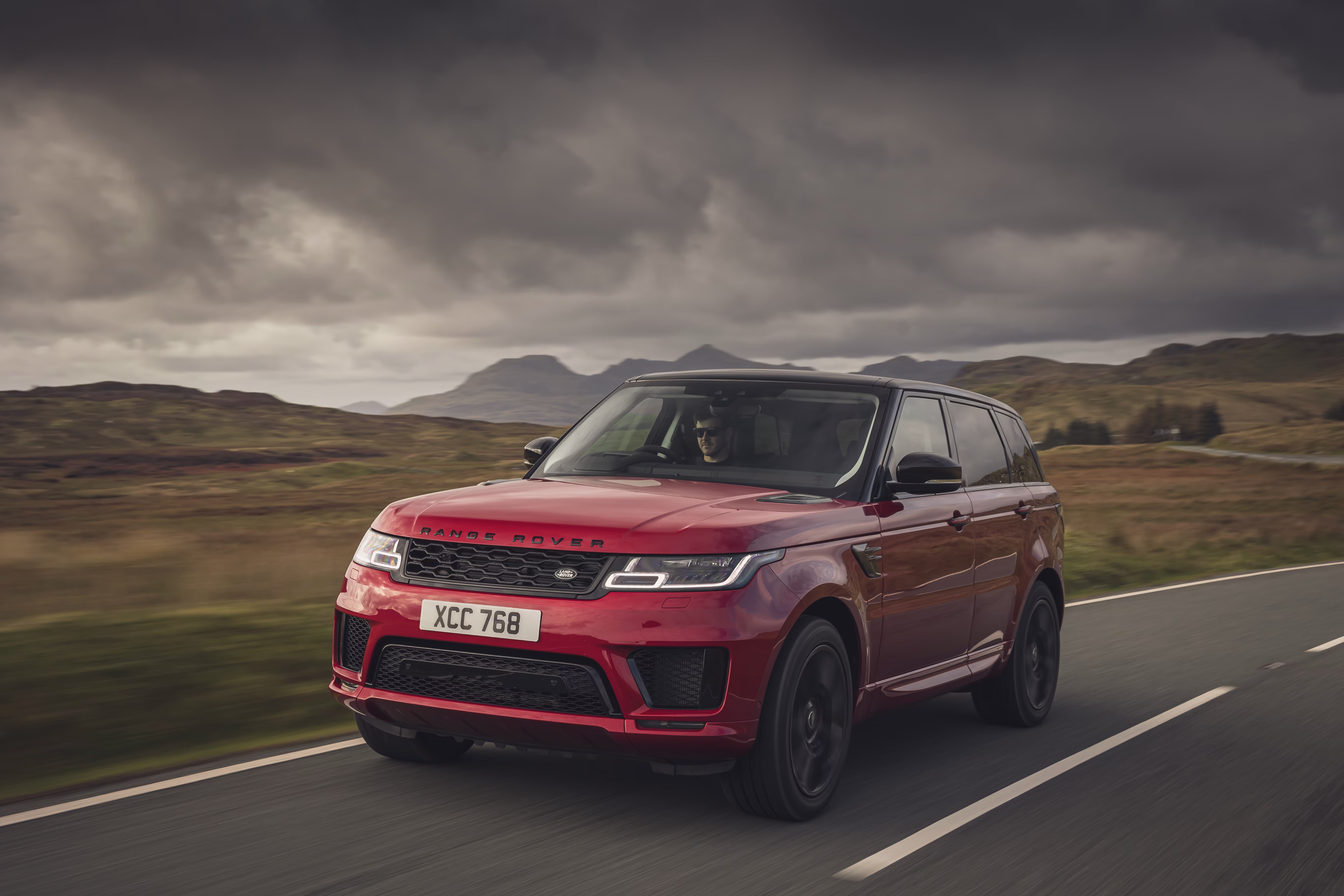 Range Rover Sport L494 em imagem do press kit oficial da Land Rover