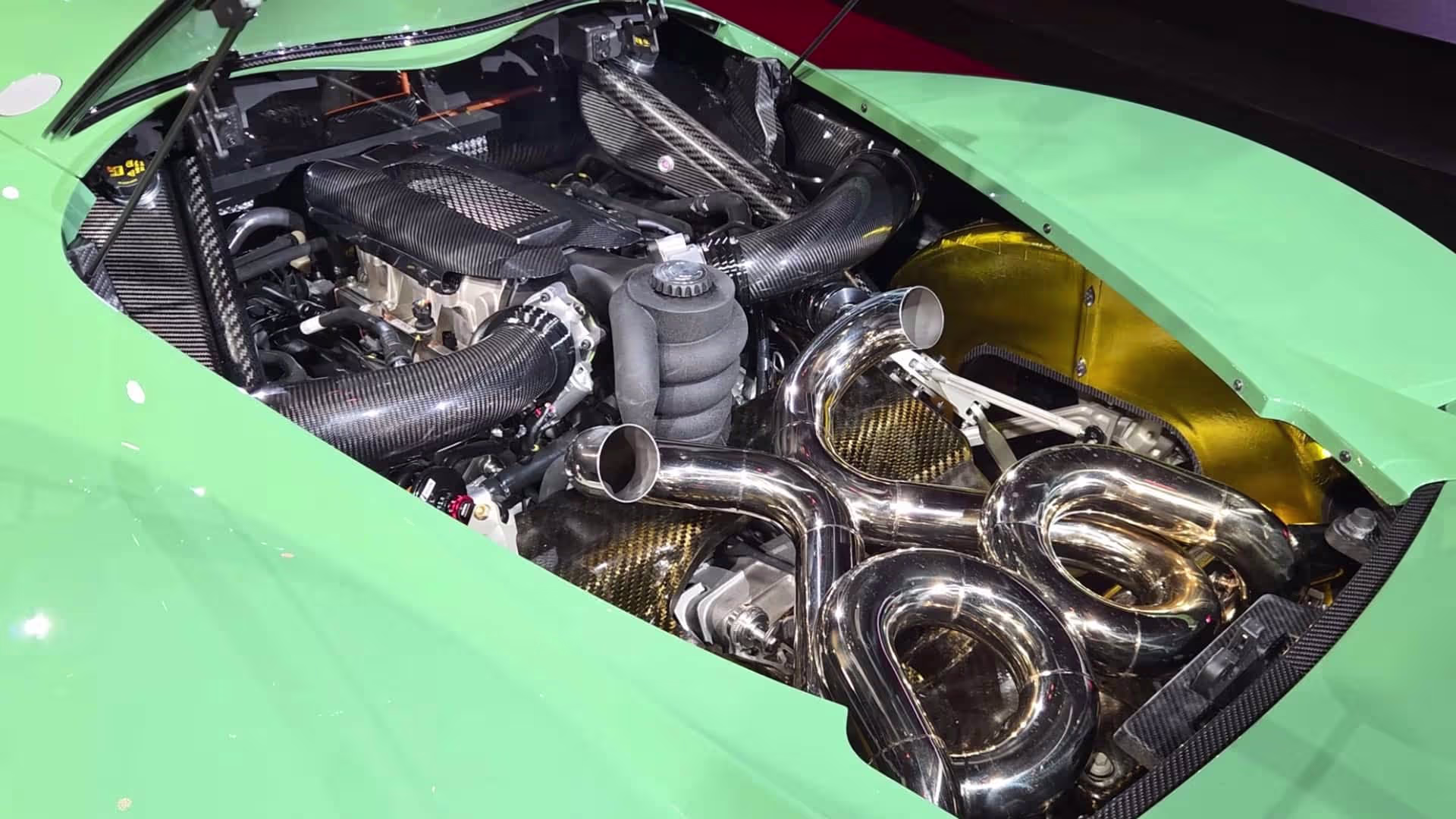 Capricorn 01 Zagato: conheça um hipercarro analógico com V8 manual e mais de 900 cv