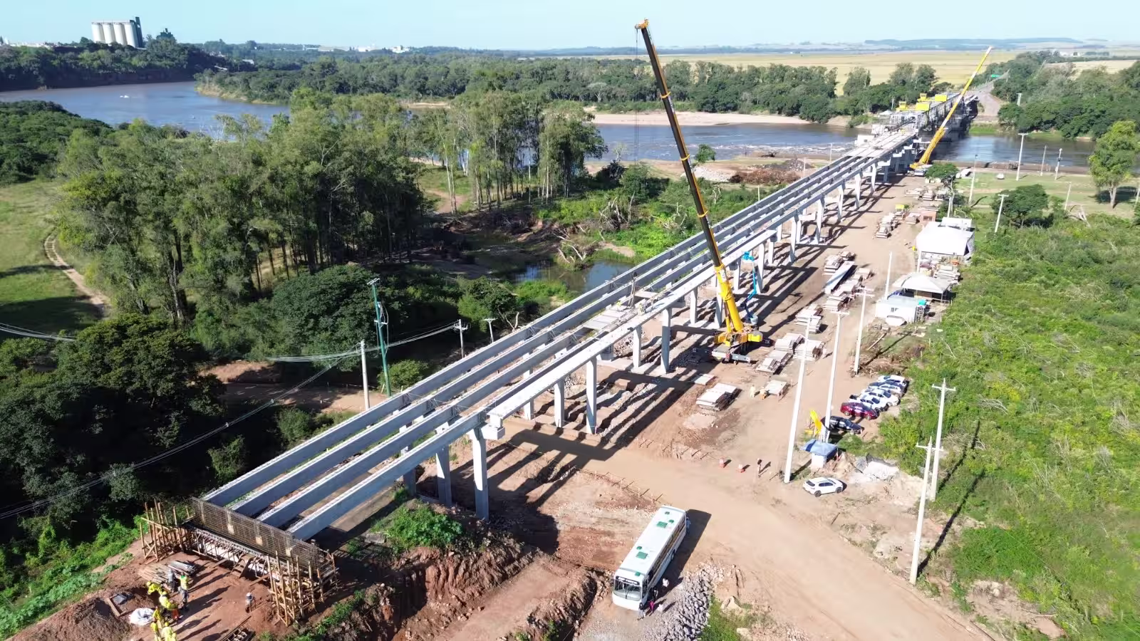 Estrutura da Ponte do Fandango durante obras de reforço e reabilitação no Rio Grande do Sul