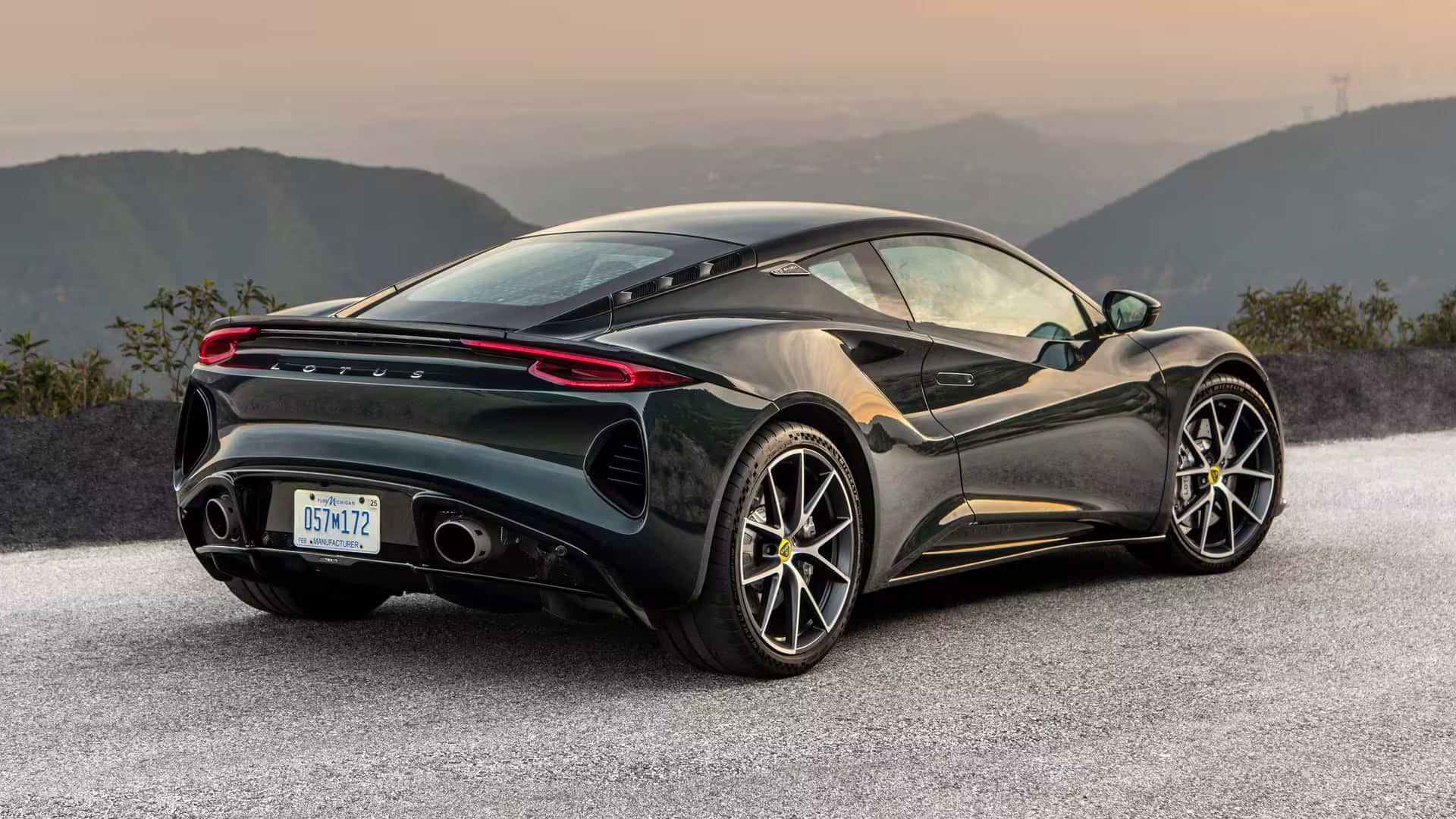 Lotus Emira - traseira