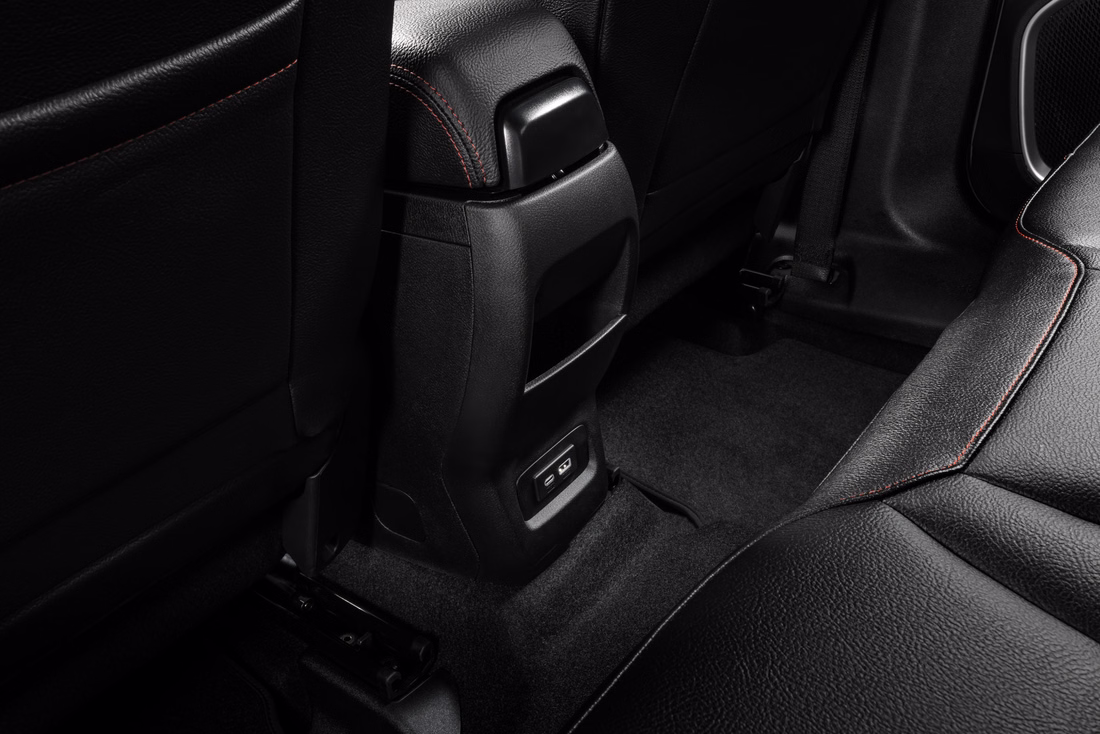 Área traseira do console da Fiat Toro 2027