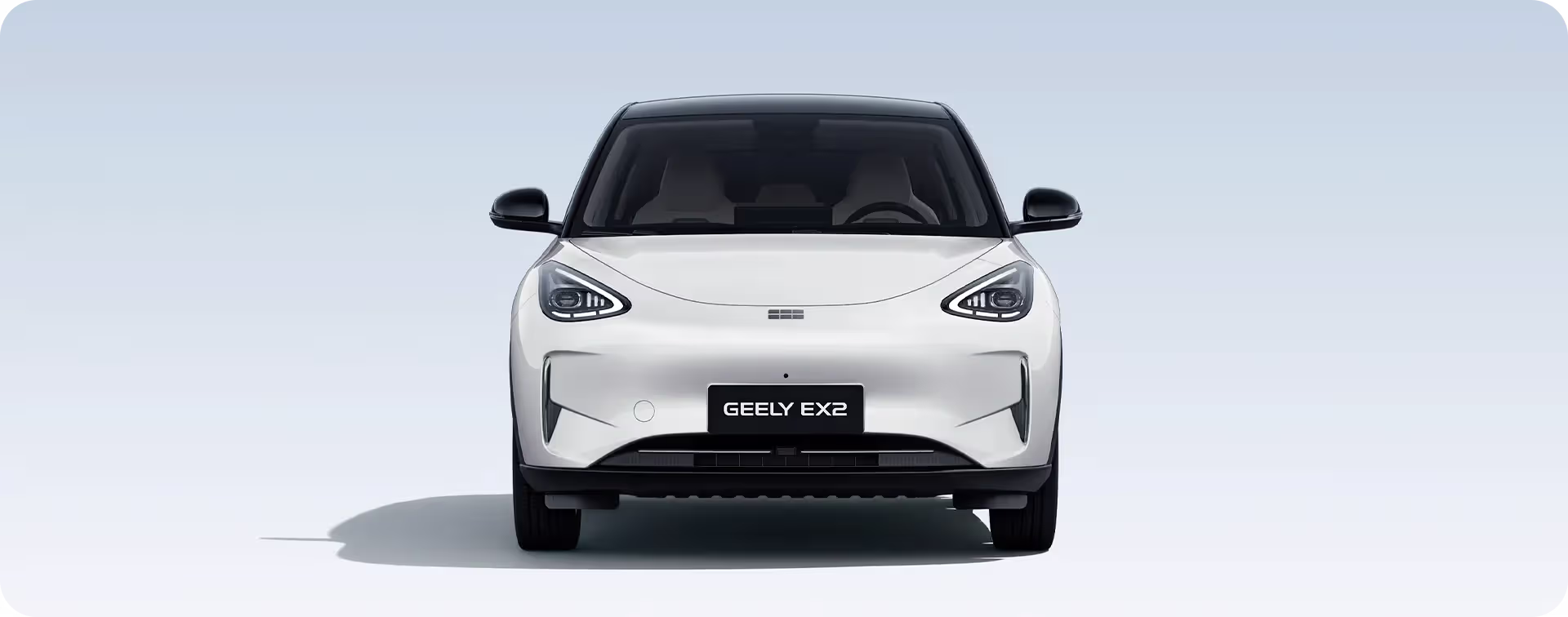Geely EX2 vista dianteira no transporte urbano