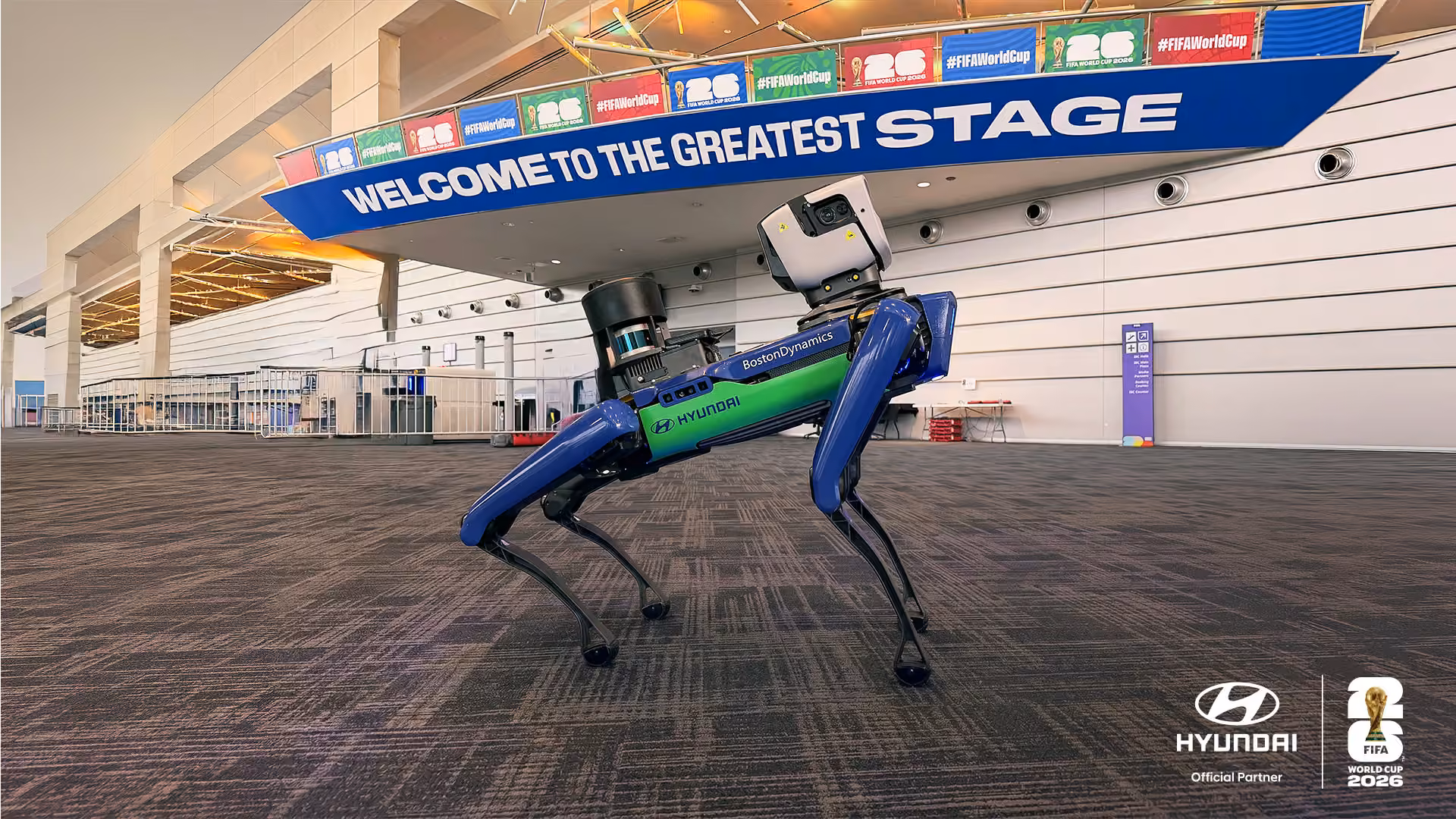 Robô Spot da Boston Dynamics em área interna de estádio da Copa do Mundo 2026