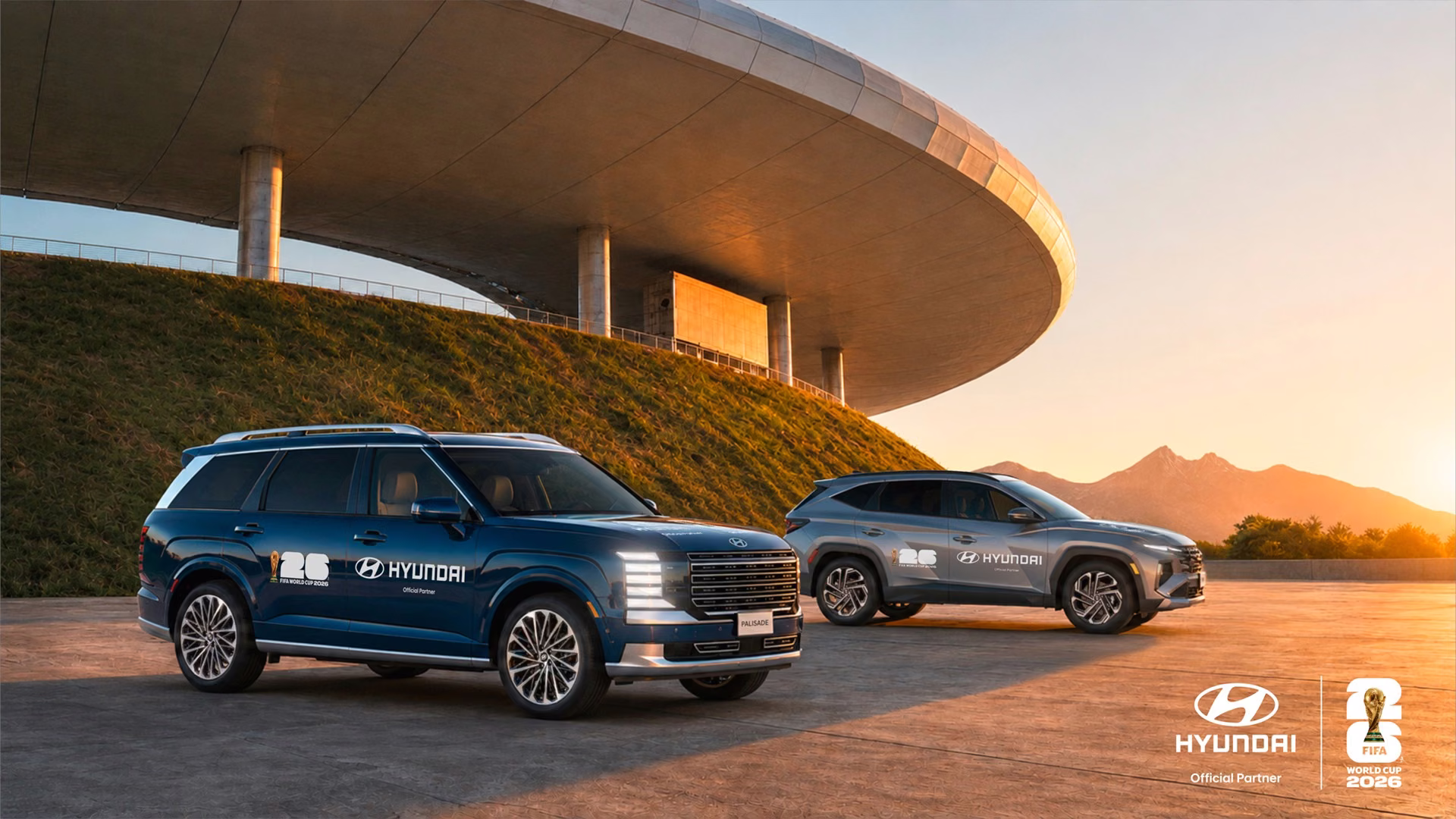 Hyundai Palisade e Tucson em cenário de estádio ao pôr do sol para a Copa do Mundo 2026