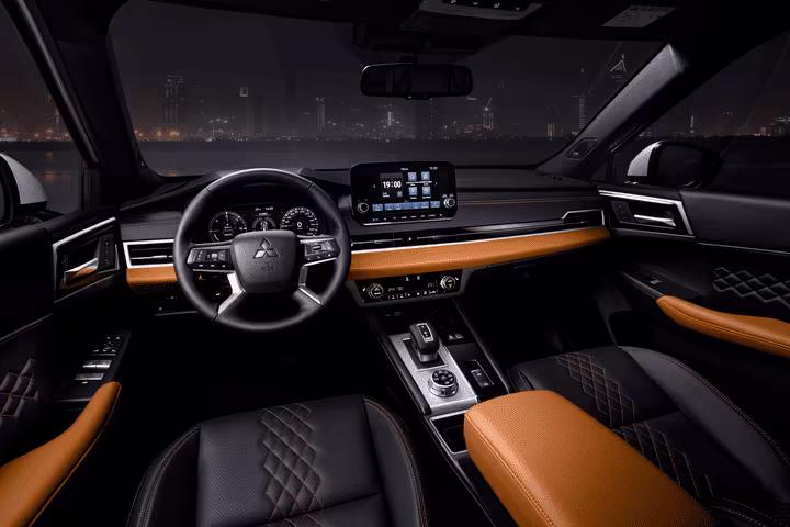 Interior do Mitsubishi Outlander