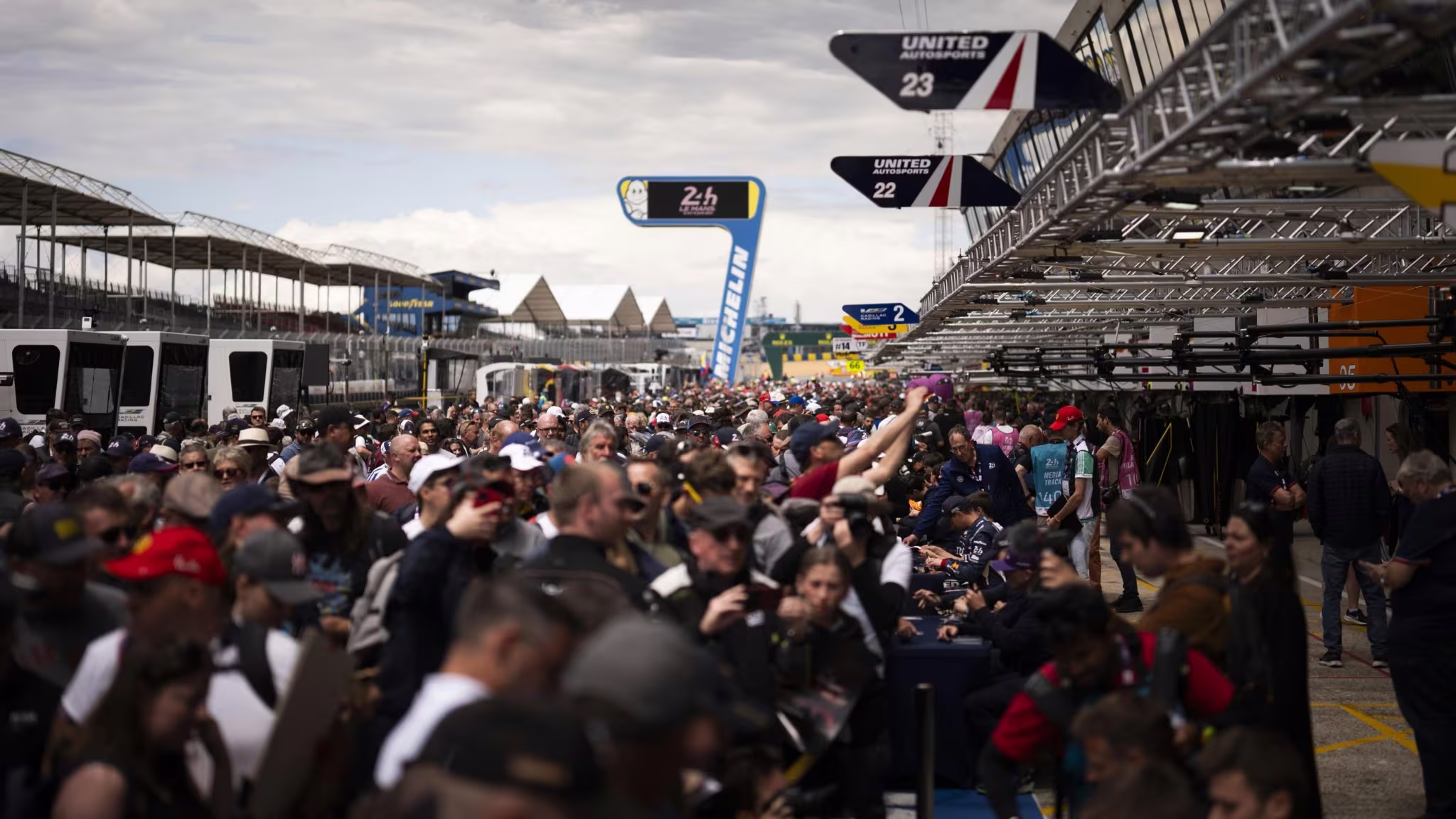 Público nas arquibancadas das 24 Horas de Le Mans