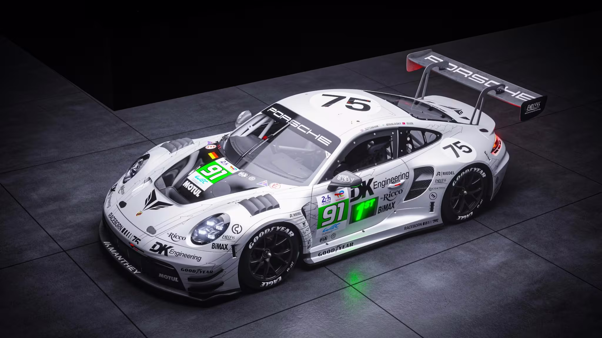 Porsche 911 GT3 R número 91 da Manthey DK Engineering visto de frente e lateral