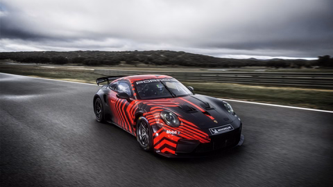Porsche 911 GT4 R estreia como novo GT4 global para customer racing